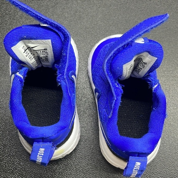 Toddler boys Nike Revolution running Sneakers Size 2C - Picture 8 of 9